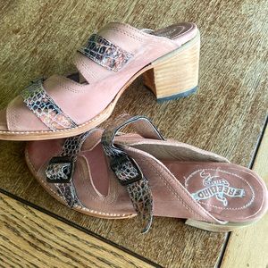 Freebird by Steven caprice pink croc sandals size 11
